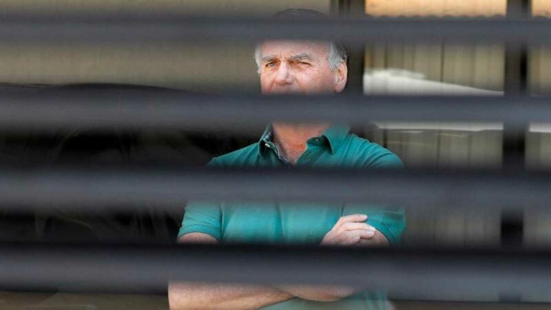 Bolsonaro alega “surto”, mas audiência mantém prisão preventiva e direita de MS se une contra