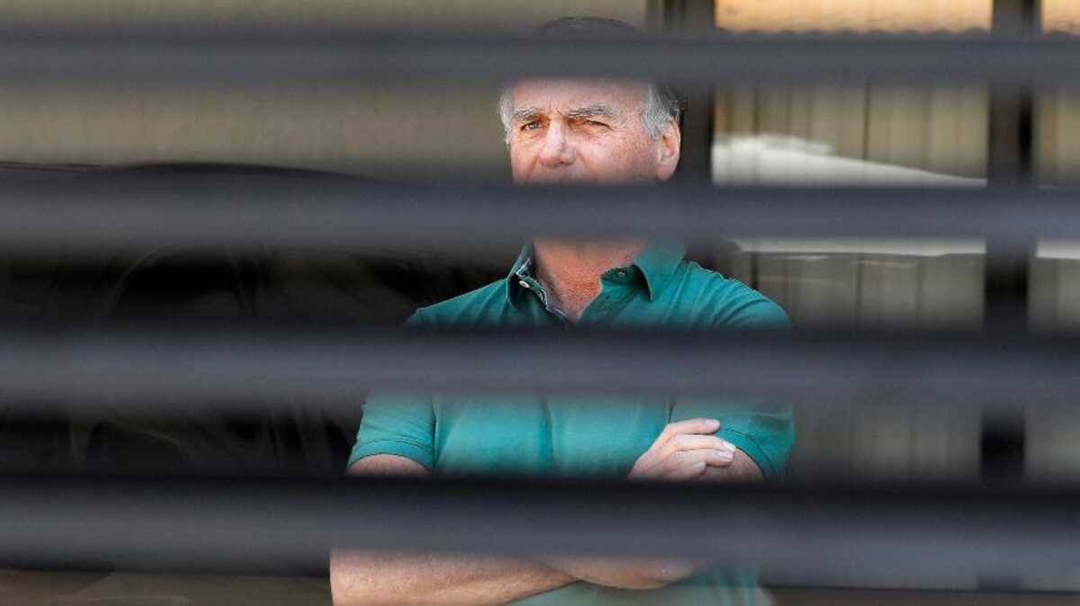 Bolsonaro alega “surto”, mas audiência mantém prisão preventiva e direita de MS se une contra