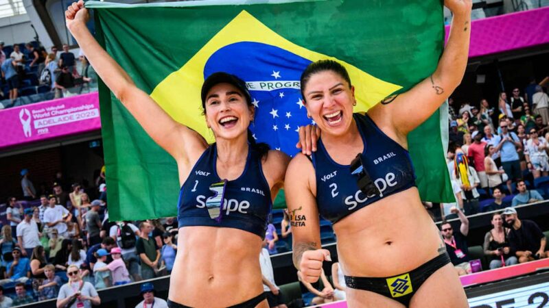 Carol Soberg e Rebecca faturam bronze no Mundial de vôlei de praia