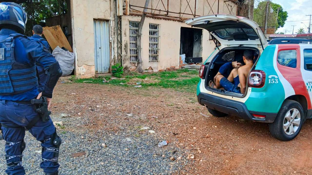 Dois homens são preso por tráfico de drogas na avenida Castelo Branco em VG