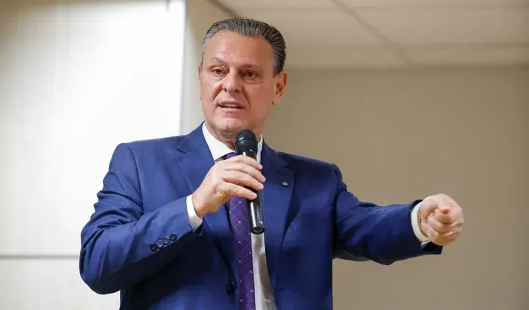 Fávaro diz que Bolsonaro descumpriu regras e deve continuar preso