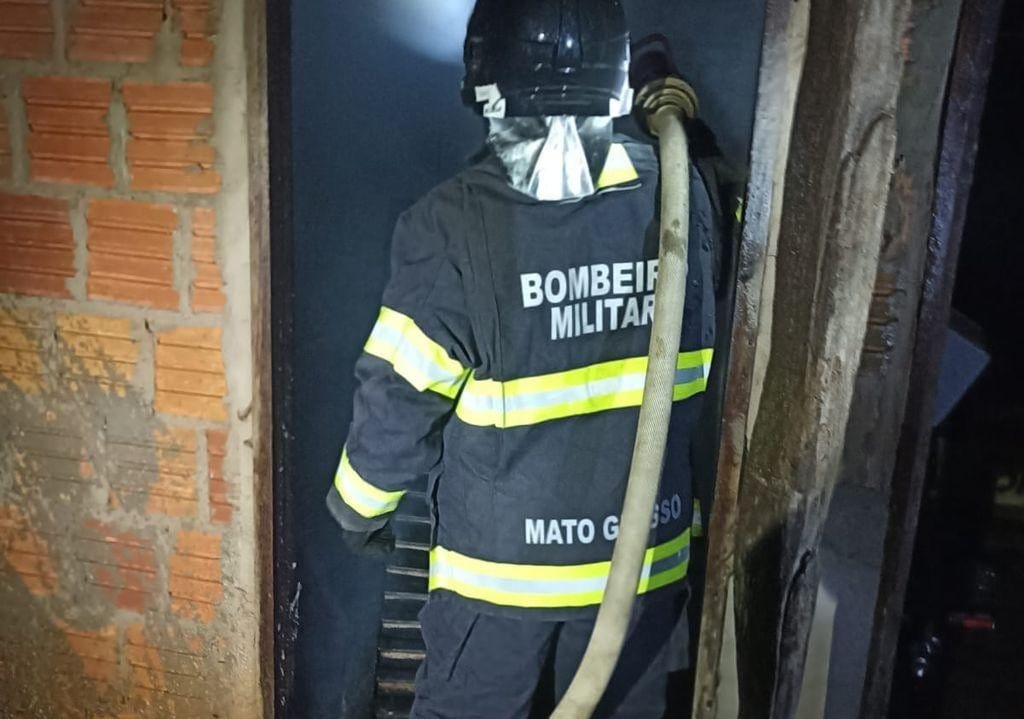 Homem é suspeito de incendiar casa após briga com a esposa em Campo Novo