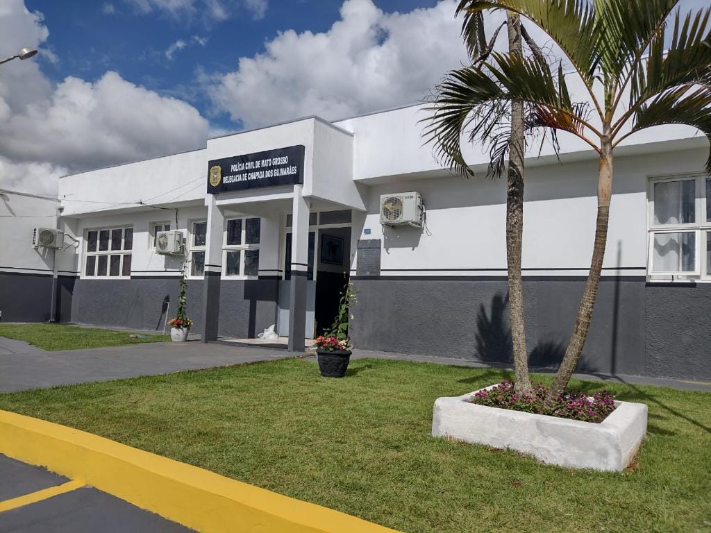 Idosa é presa após contratar faccionados para dar um ‘salve’ no ex-namorado de 26 anos