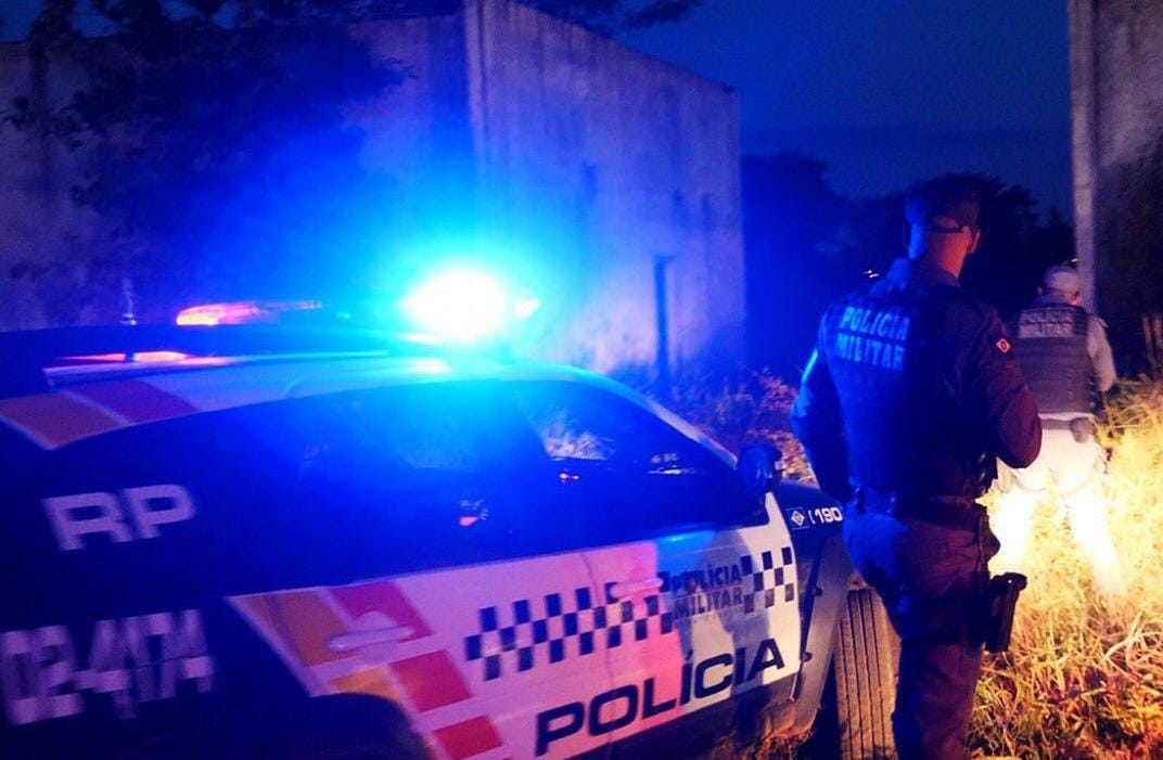 Membro de facção morre e duas mulheres ficam feridas durante confronto com policiais militares