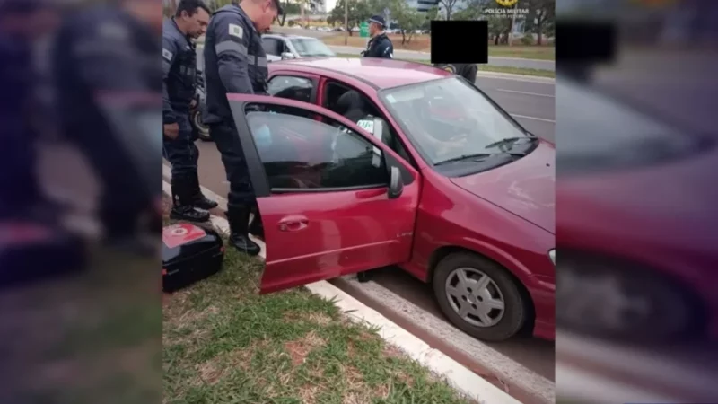 Mulher dá à luz em carro na L2 Norte e bebê é reanimado com auxílio de PMDF, Bombeiros e Samu