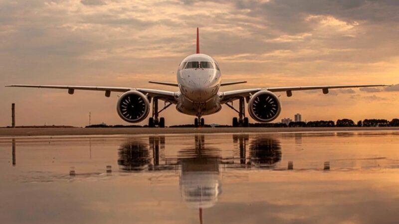 Passageira menor de idade será indenizada por atraso de 9 horas em voo doméstico
