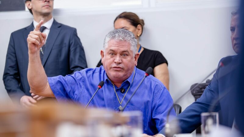 Presidente de sindicato sinaliza greve dos servidores após pedido de vista sobre reajuste