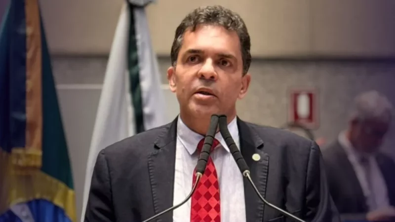 Ricardo Vale apoia protetores de animais e propõe inclusão de condomínios em programa do GDF