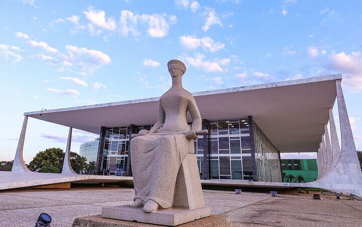 STF mantém ex-secretário como réu por suspeita de superfaturamento na pandemia