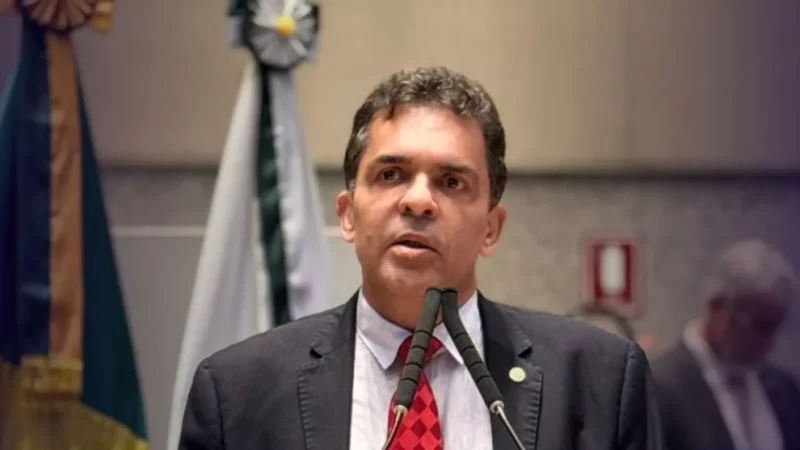 Sancionado projeto de Ricardo Vale que impede cobrança indevida do IPREV