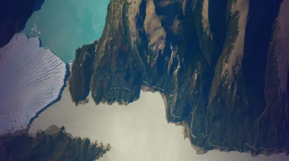 A visão espacial do Glaciar Perito Moreno: o ponto onde três mundos aquáticos se encontram