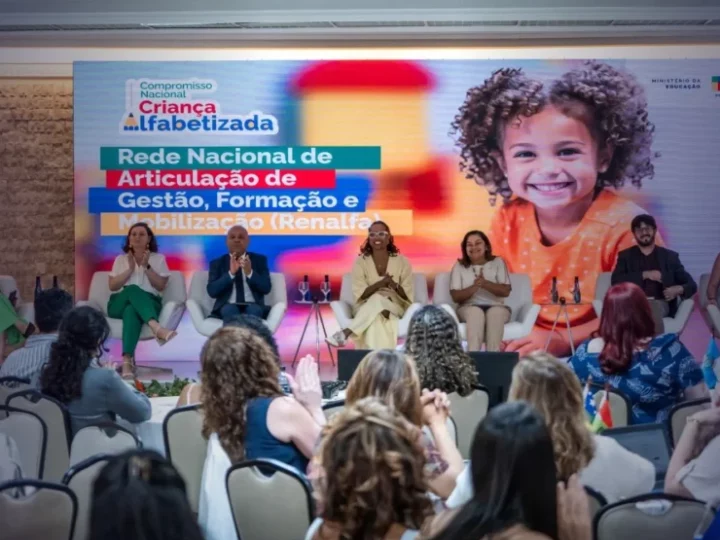 Articuladores analisam ações do Criança Alfabetizada no DF, reforçando a urgência da política de alfabetização na idade certa