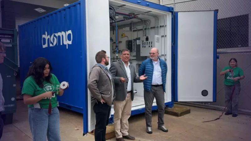 Biodigestor em Seattle transforma lixo orgânico em fertilizante e biogás, unindo comunidade contra o desperdício