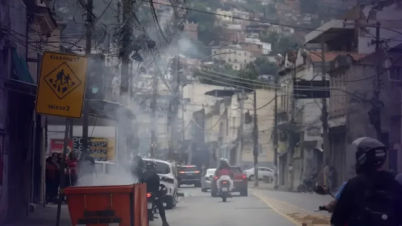 Mega-operação realizada nos complexos do Alemão e Penha desorganiza mobilidade e agrava desigualdade no Rio