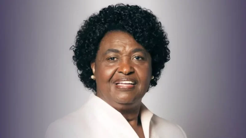 Companhia Ensaio Aberto recebe Benedita da Silva para debater a cultura no Brasil e no Rio de Janeiro