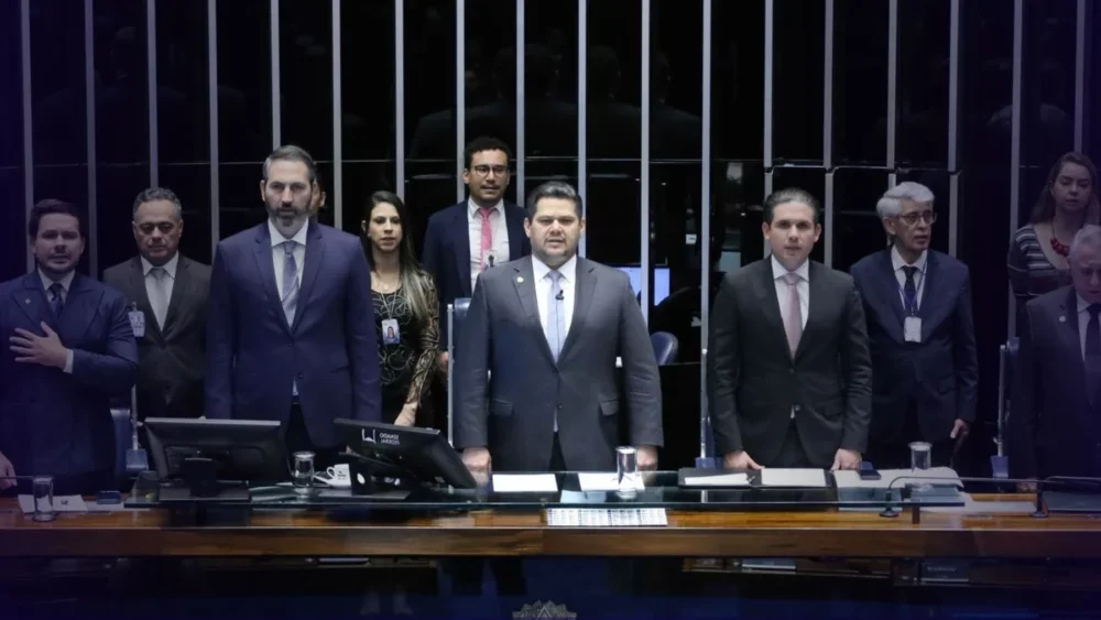 Congresso Aprova Orçamento de 2026: R$ 6,5 Trilhões, Salário Mínimo de R$ 1.621 e Novas Regras para Professores