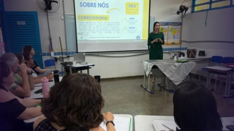 Corregedoria da SEEDF realiza ação preventiva em escolas para orientar servidores