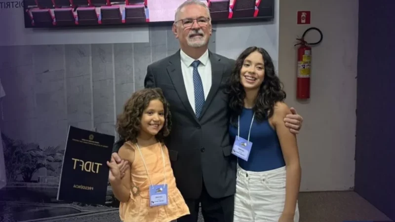 Filhos de Servidores e Magistrados Conhecem a Justiça do Distrito Federal