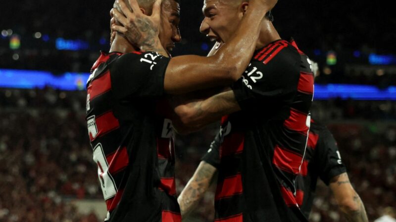 Flamengo derrota Ceará e coroa ano mágico com título Brasileiro
