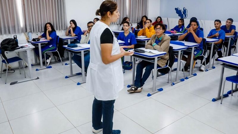 Governo de MT nomeia 1.230 professores aprovados no concurso da Seduc
