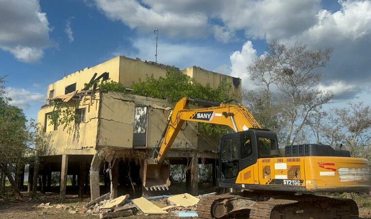 MPE consegue demolir “casa amarela” e mira outras mansões em MT