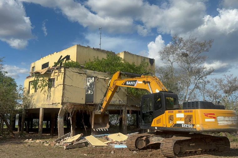 MPE consegue demolir “casa amarela” e mira outras mansões em MT