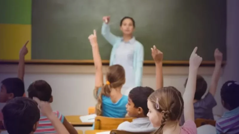 Os desafios da docência e a defesa da democracia na educação em 2026