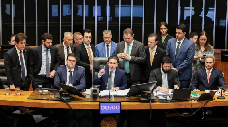 PL da Dosimetria beneficia criminosos comuns, dizem especialistas