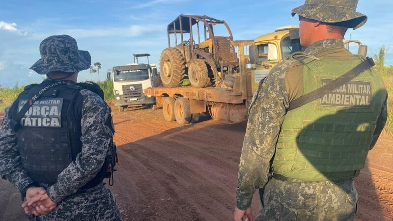 Batalhão Ambiental da PM apreende maquinários após denúncia de crime em zona rural de Colniza