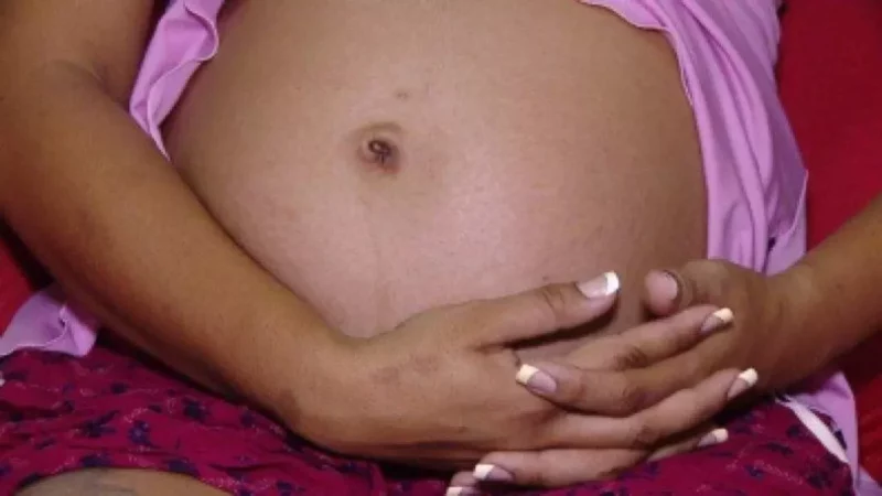 Juíza condena loja por não socorrer empregada que sofreu aborto