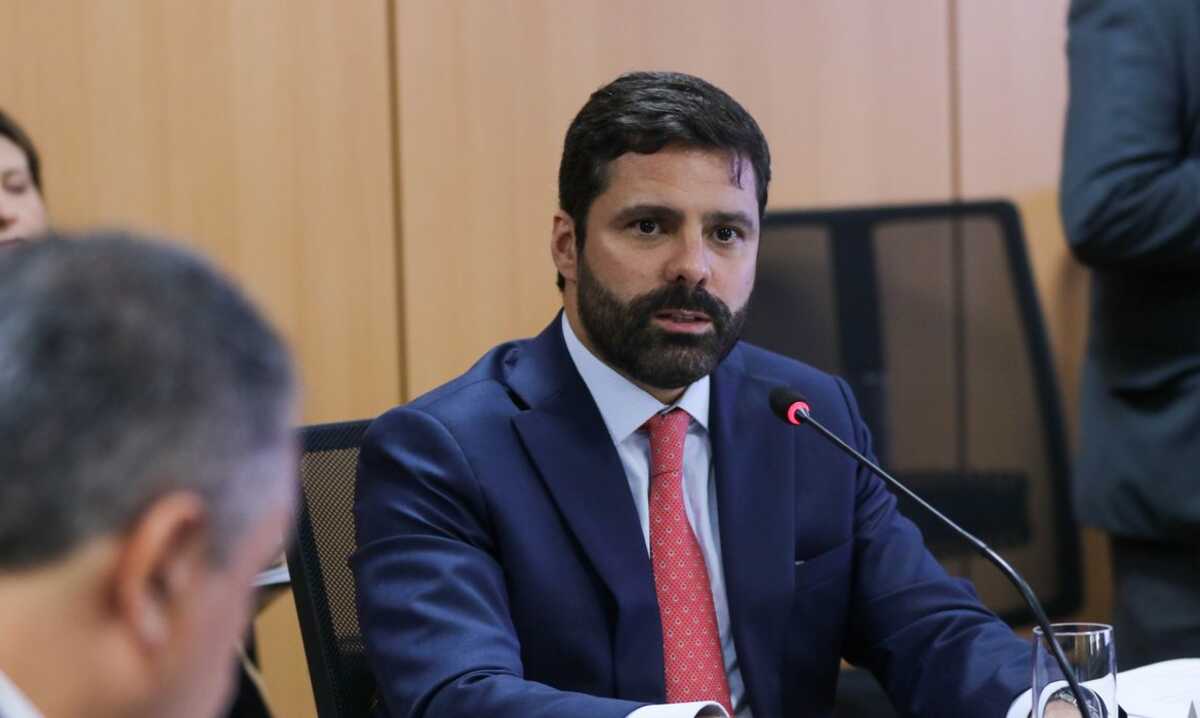 Lula exonera Lewandowski e nomeia Manoel Carlos de Almeida Neto como ministro da Justiça