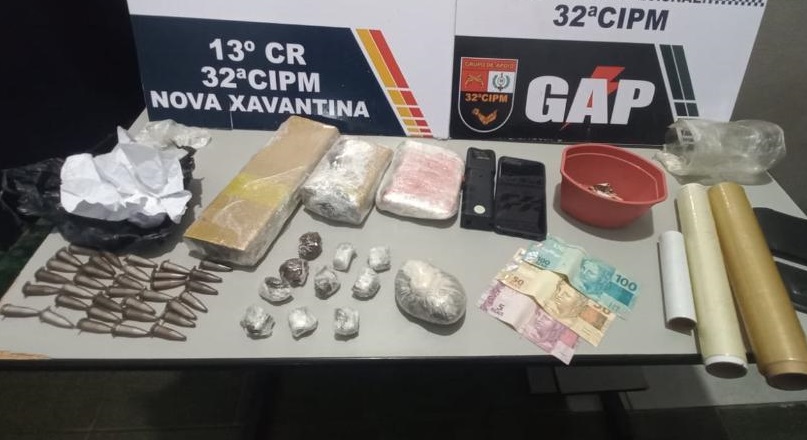 Três faccionados foram presos com tabletes de maconha e cocaína