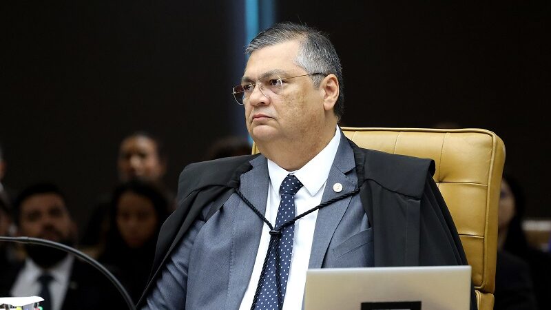 Dino proíbe novas leis e atos que criem “penduricalhos” fora do teto