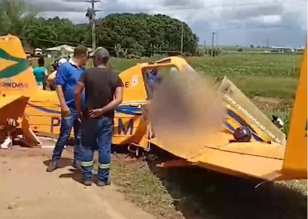 Piloto de avião agrícola morre após queda em rodovia de MT