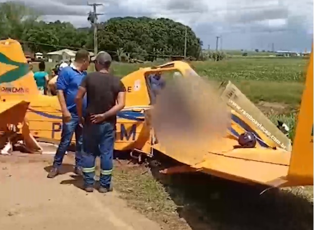 Piloto de avião agrícola morre após queda em rodovia de MT