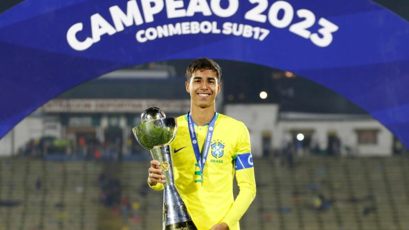 Carlo Ancelotti convoca o zagueiro Vitor Reis, do Girona