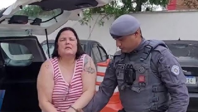 Polícia Militar prende mulher suspeita de atear fogo contra o marido após discussão