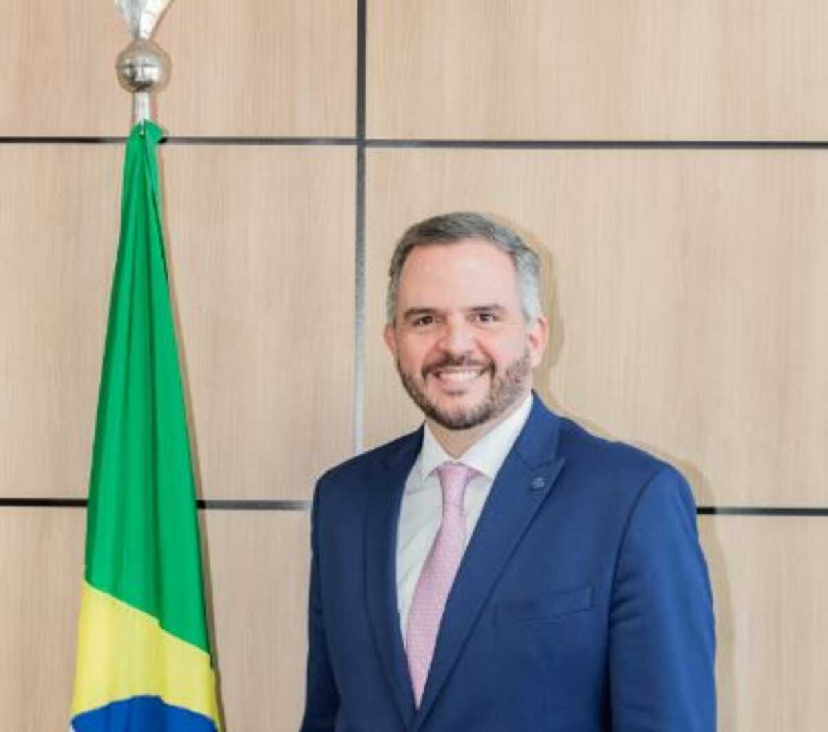 Silvio Costa Filho deixa Ministério de Portos e Aeroportos; Tomé Barros é novo ministro