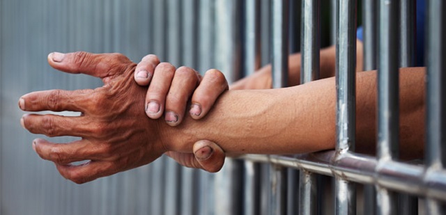 Disputa de critérios sobre dispensa da pena de multa afeta ressocialização de presos pobres