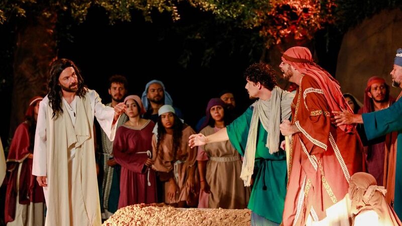 Auto da Paixão de Cristo reúne milhares de pessoas e reforça inclusão social em MT