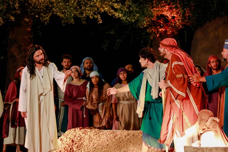 Auto da Paixão de Cristo reúne milhares de pessoas e reforça inclusão social em MT