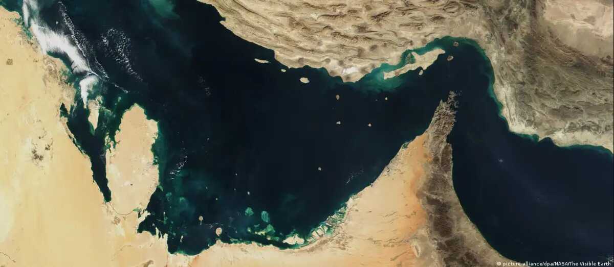 Irã aprova passagem de navios de ajuda humanitária no Estreito de Ormuz