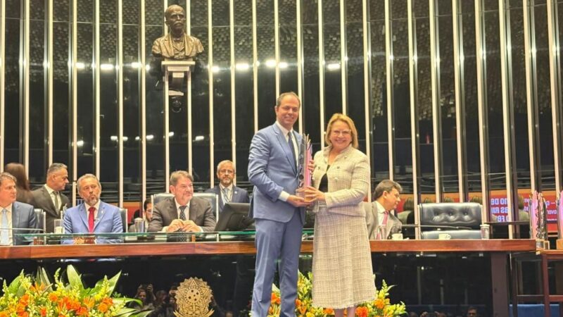 Governo do Mato Grosso alcança 75% de crianças alfabetizadas na idade certa e é reconhecido pelo Senado