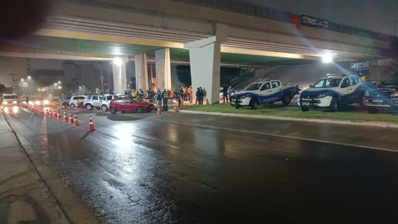 SEGURANÇA NO TRÂNSITO: Abordagens realizadas na Avenida Historiador Rubens de Mendonça, Av. do CPA, em Cuiabá – Foto por: GGI-SESP