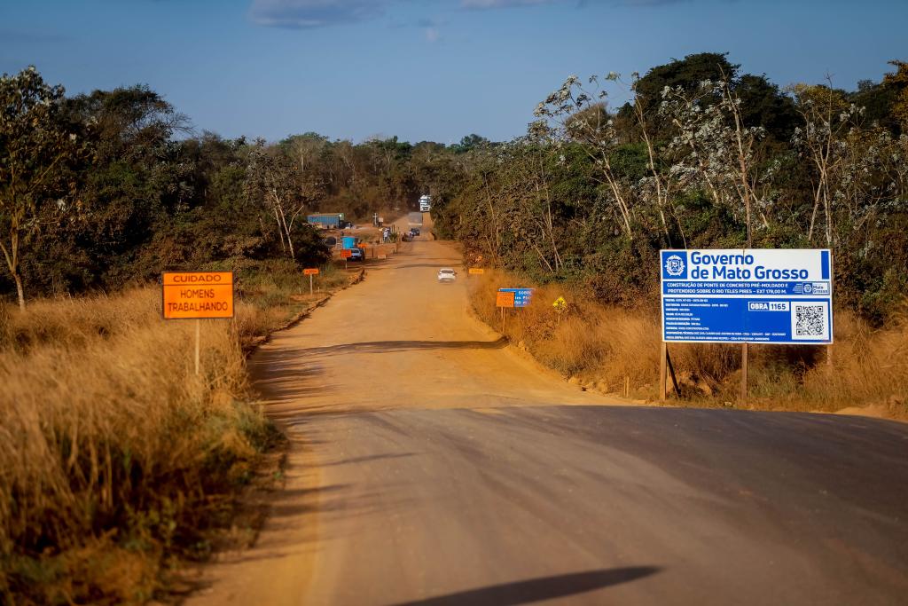 Ponte sobre rio Ribeirão Grande é interditada na MT-560; Governo vai construir nova ponte no local