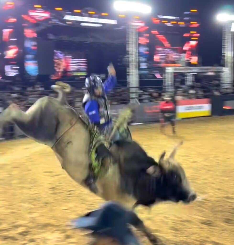 Alex Oliveira vence PBR Grand Rodeo em Sorriso e embolsa R$ 250 mil