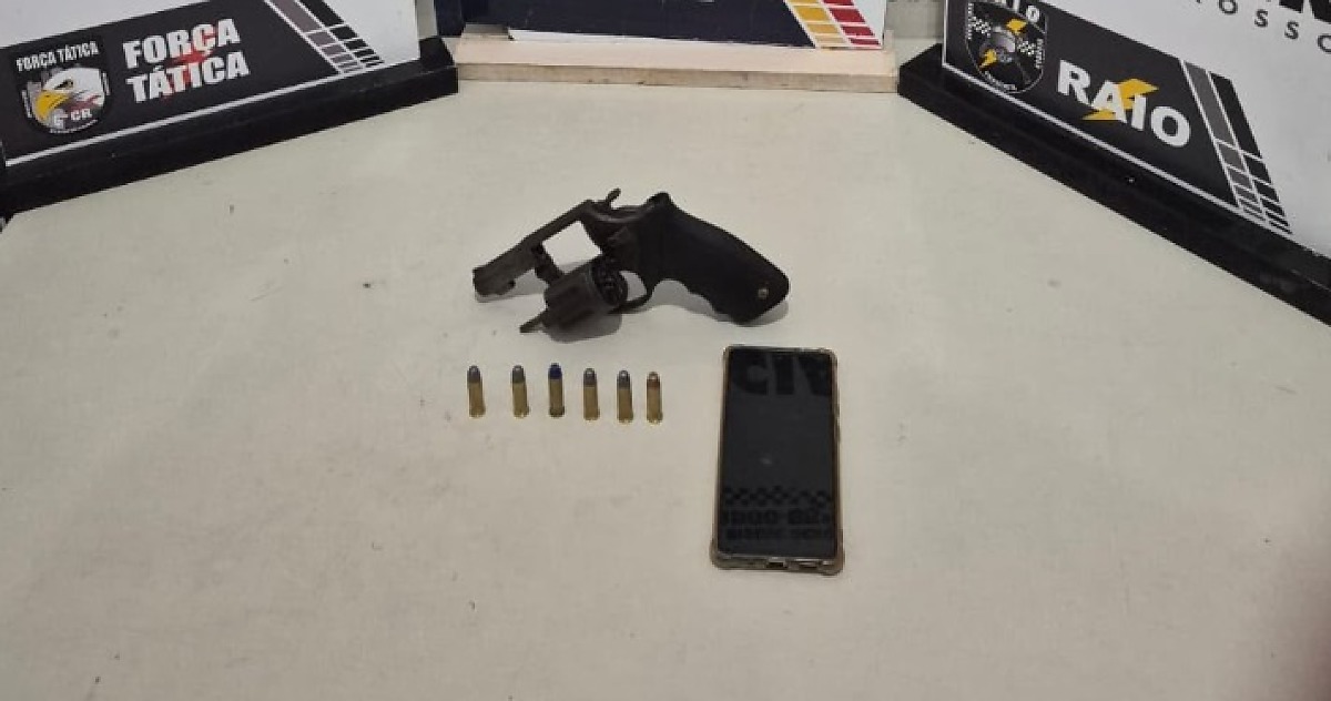 Polícia detém dois suspeitos acusados de planejar crime