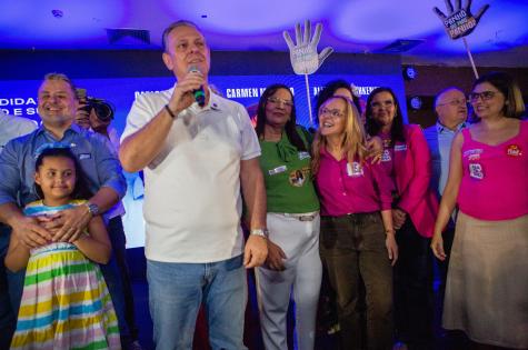 Centro-esquerda forma bloco unificado mais forte em 30 anos