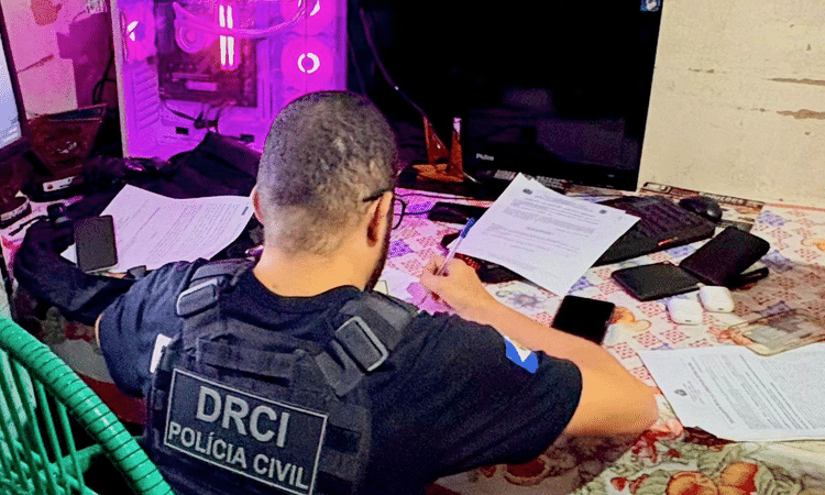 Polícia cumpre mandados no Paraná em caso de aliciamento infantil