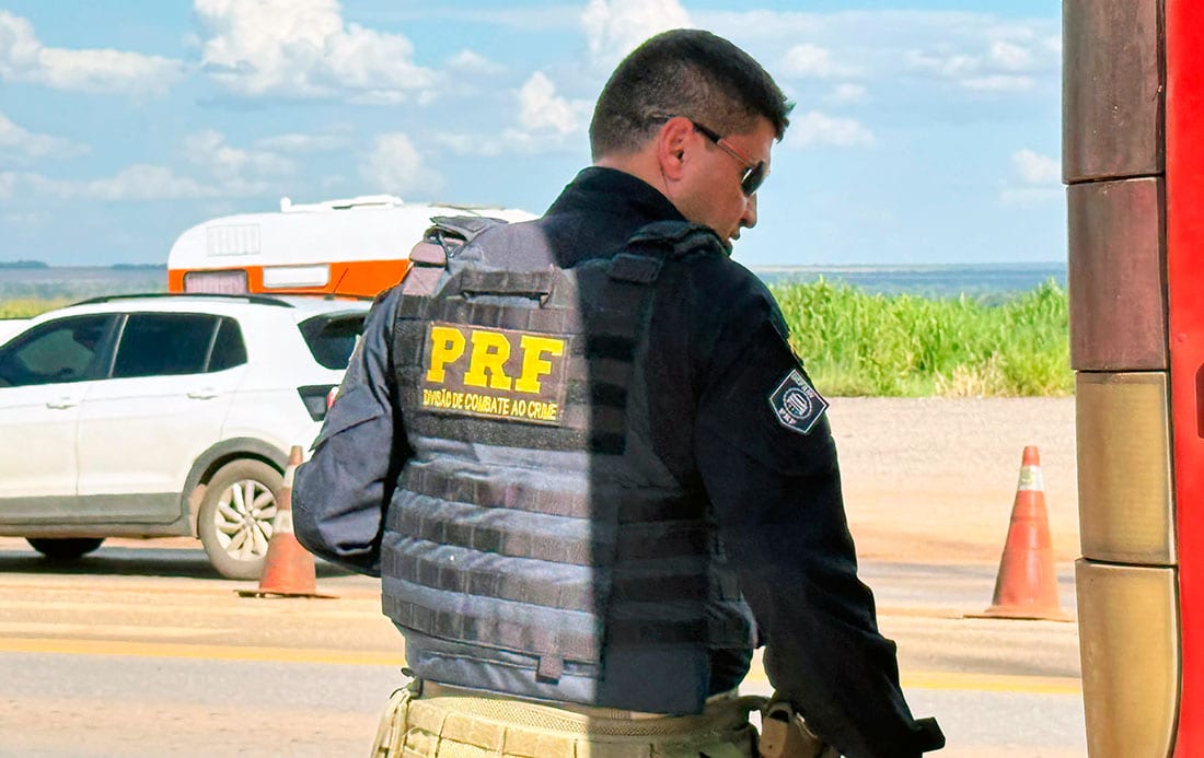 PRF registra 23 acidentes e prende 11 pessoas em operação no fim de semana